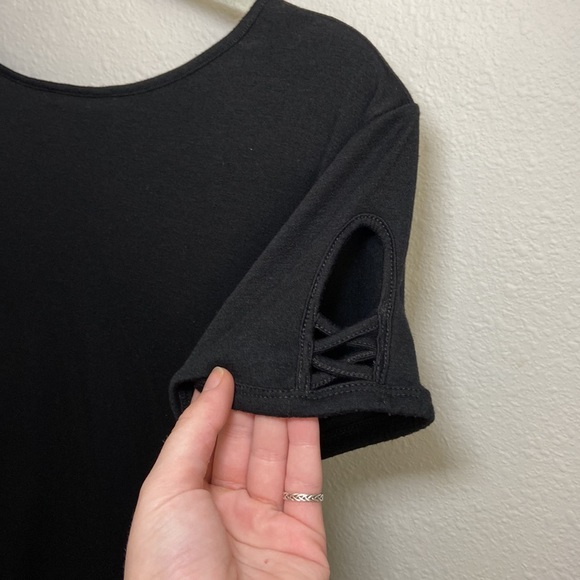 GUESS - CASUAL BLACK T-SHIRT - Picture 13 of 15